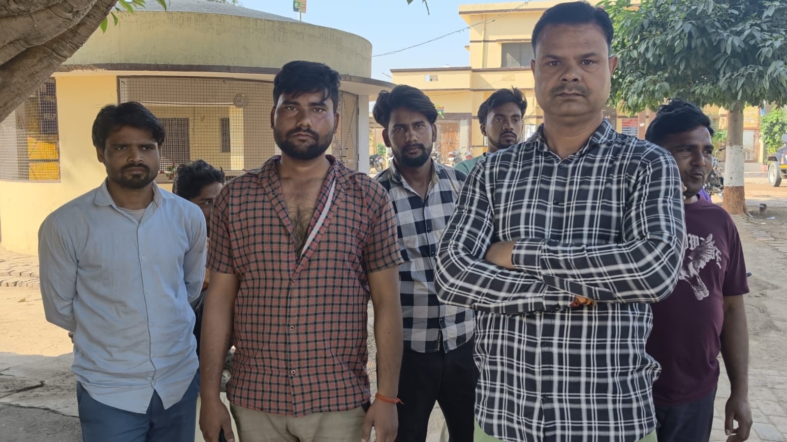 सिरौली में युवक के साथ मारपीट, जातिसूचक गालियां देने और जानलेवा हमले का आरोप