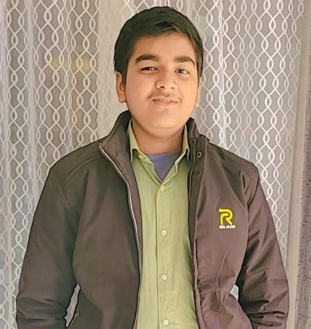 सीबीएसई बोर्ड की 10वीं में आदित्य अग्रवाल का जलवा, 87% अंक हासिल कर बढ़ाया बरेली का मान