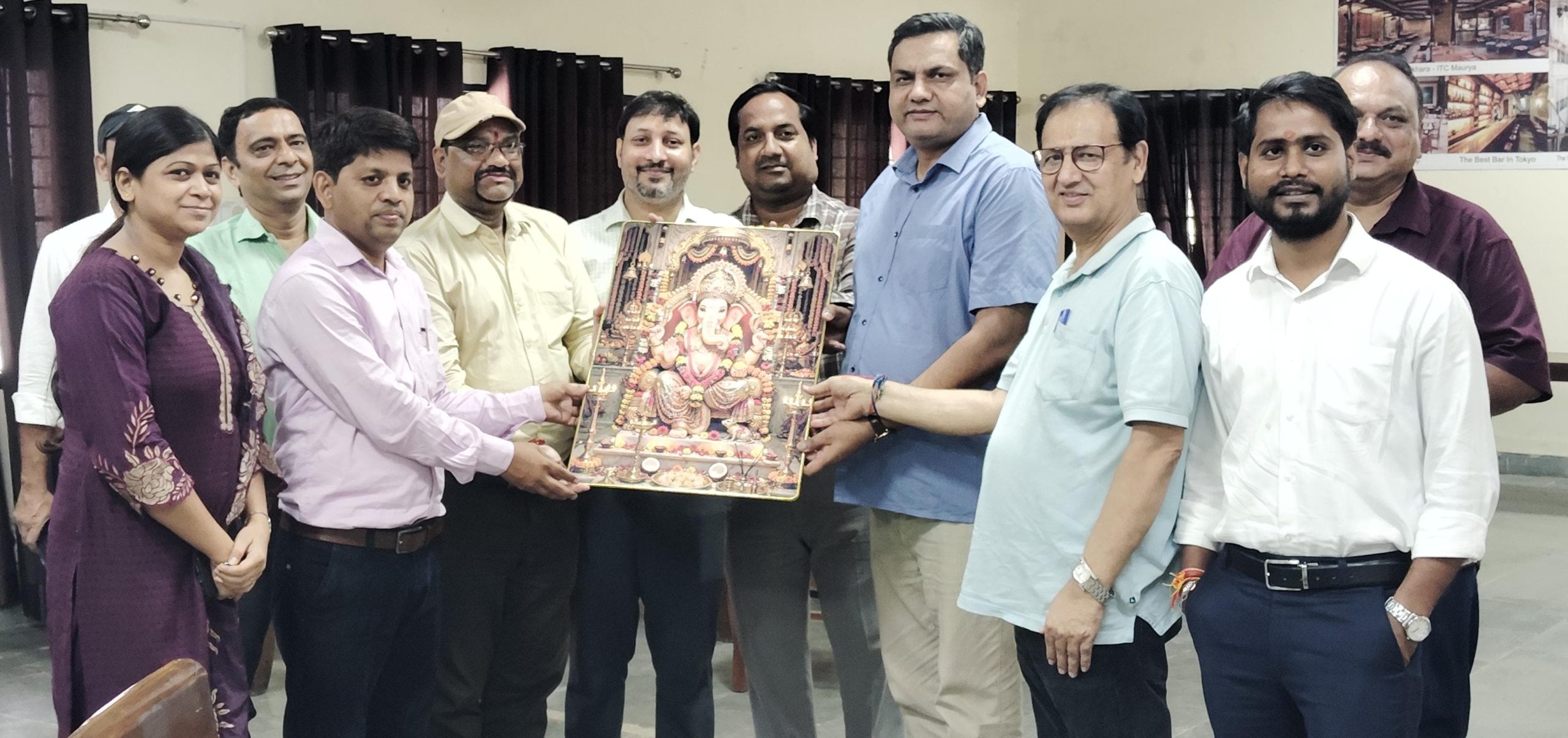 प्रो. त्रिलोचन शर्मा ने संभाली नई जिम्मेदारी, होटल मैनेजमेंट विभाग में हुआ जोरदार स्वागत